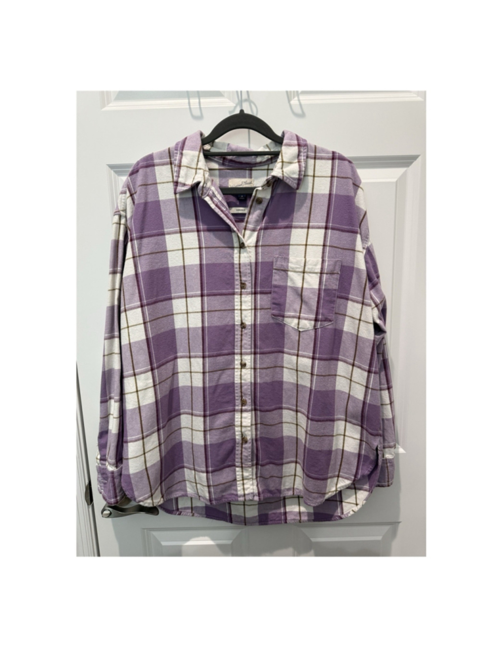 Universal Thread Women's Plaid Flannel Button-Up Shirt Purple White Oversized M